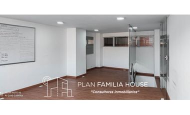 Hermoso Local en centro empresarial Siberia