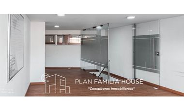 Hermoso Local en centro empresarial Siberia