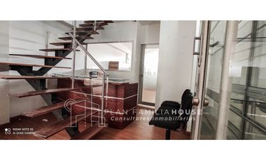 Hermoso Local en centro empresarial Siberia