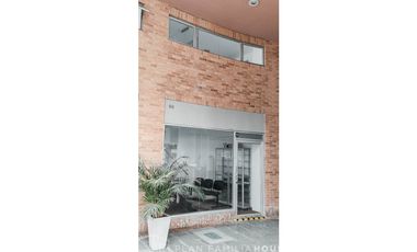 Hermoso Local en centro empresarial Siberia