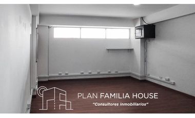 Hermoso Local en centro empresarial Siberia