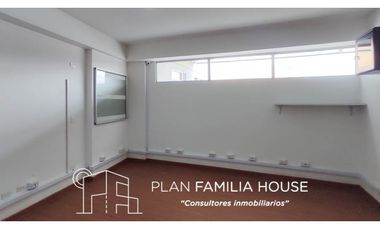 Hermoso Local en centro empresarial Siberia