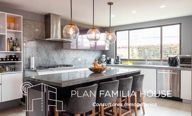 Espectacular casa en Cajicá con lote independiente