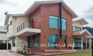 Espectacular casa en Cajicá con lote independiente