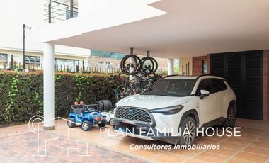 Espectacular casa en Cajicá con lote independiente