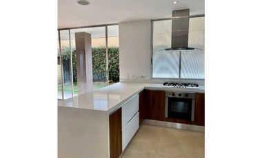VENDO LINDA CASA CAMPESTRE EN CAJICA