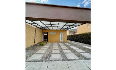 VENDO LINDA CASA CAMPESTRE EN CAJICA