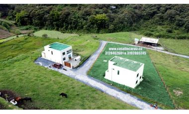 Finca en obra gris en marinilla escrituras al 100%