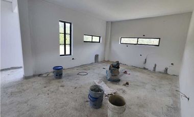 Finca en obra gris en marinilla escrituras al 100%