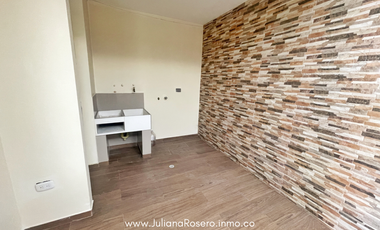 VENDO CASA EN VERSALLES (AMPLIADA Y REMODELADA)