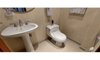 Casa CERO RUIDO en buen estado sector La Tomatera