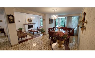 Casa CERO RUIDO en buen estado sector La Tomatera