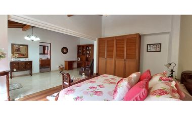 Casa CERO RUIDO en buen estado sector La Tomatera