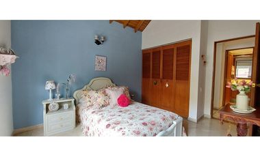 Casa CERO RUIDO en buen estado sector La Tomatera