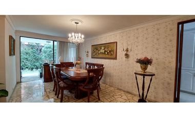 Casa CERO RUIDO en buen estado sector La Tomatera