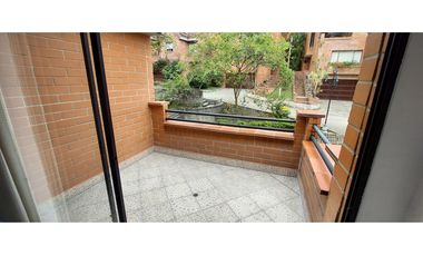 Casa CERO RUIDO en buen estado sector La Tomatera