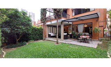 Casa CERO RUIDO en buen estado sector La Tomatera