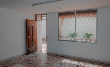 CASA EN VENTA -SECTOR BAVARIA