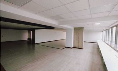 OFICINA EN ARRIENDO 658 M2 A 5 MINUTOS DEL AEROPUERTO