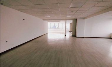 OFICINA EN ARRIENDO 658 M2 A 5 MINUTOS DEL AEROPUERTO