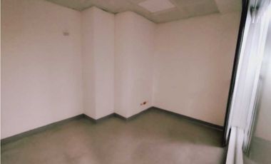 OFICINA EN ARRIENDO 658 M2 A 5 MINUTOS DEL AEROPUERTO