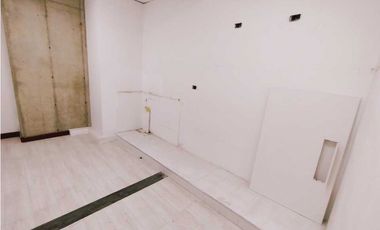 OFICINA EN ARRIENDO 658 M2 A 5 MINUTOS DEL AEROPUERTO