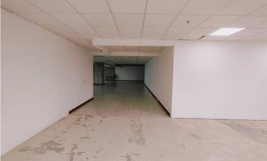 OFICINA EN ARRIENDO 658 M2 A 5 MINUTOS DEL AEROPUERTO