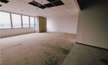 OFICINA EN ARRIENDO 658 M2 A 5 MINUTOS DEL AEROPUERTO
