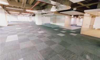 OFICINA EN ARRIENDO 1361M2 A 5 MINUTOS DEL AEROPUERTO