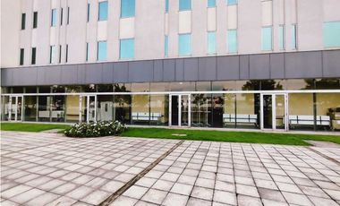 OFICINA EN ARRIENDO 1361M2 A 5 MINUTOS DEL AEROPUERTO