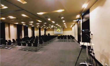 OFICINA EN ARRIENDO 1361M2 A 5 MINUTOS DEL AEROPUERTO