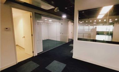 OFICINA EN ARRIENDO 1361M2 A 5 MINUTOS DEL AEROPUERTO