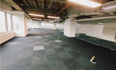 OFICINA EN ARRIENDO 1361M2 A 5 MINUTOS DEL AEROPUERTO