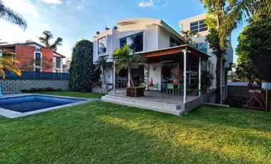 CASA EN VENTA DENTRO DE COTO VERSALLES EN VALLE REAL