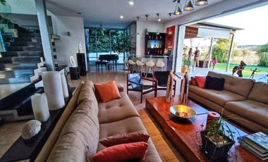 CASA EN VENTA DENTRO DE COTO VERSALLES EN VALLE REAL