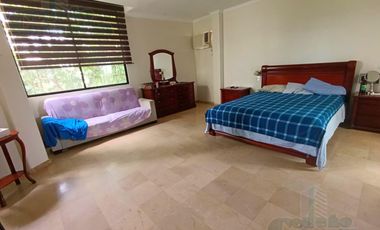 CASA EN KENNEDY NUEVA EN VENTA CON PARQUEO, SUIT Y OFICINA INDEPENDIENTE