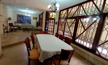 CASA EN KENNEDY NUEVA EN VENTA CON PARQUEO, SUIT Y OFICINA INDEPENDIENTE