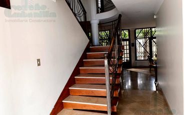 CASA EN KENNEDY NUEVA EN VENTA CON PARQUEO, SUIT Y OFICINA INDEPENDIENTE