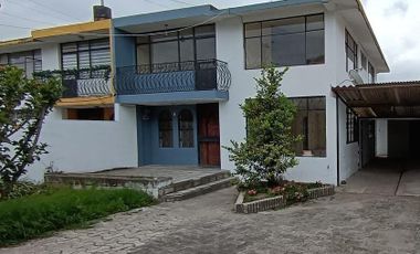De oportunidad Casa en venta de 3 dormitorios, para vivienda o negocio, sector Pusuquí