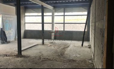 Locales Renta Omega Center Plaza Querétaro 25,000 Frabel R2