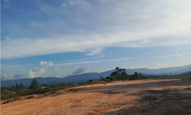Lote en venta en el Peñol excelente ubicación
