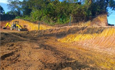 Lote en venta en El Peñol con acceso al embalse