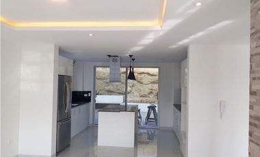 CASA EN VENTA 4 DORMITORIOS EN URB. COSTA AL SUR DE MANTA