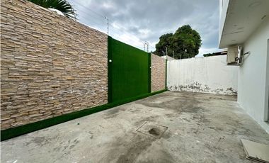 EN VENTA CASA DE DOS PISOS EN VENTA EN PORTOVIEJO - SECTOR LOS MANGOS
