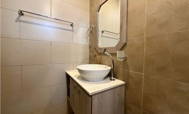 EN VENTA CASA DE DOS PISOS EN VENTA EN PORTOVIEJO - SECTOR LOS MANGOS