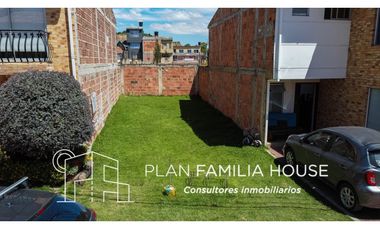 EXCELENTE LOTE EN CONJUNTO CON LICENCIA PARA CONSTRUIR EN CAJICA