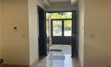Se Vende o Alquila Casa en Fairways Estates - Santa María (AA)