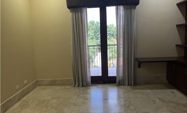 Se Vende o Alquila Casa en Fairways Estates - Santa María (AA)