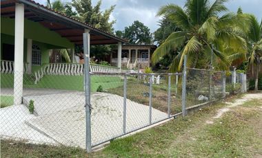 SE VENDE CASA EN LAS GUIAS CON 1,900 MTS