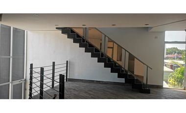 OFICINAS EN COSTA DEL ESTE  550mt  EDIFICIO COMPLETO EN ESQUINA